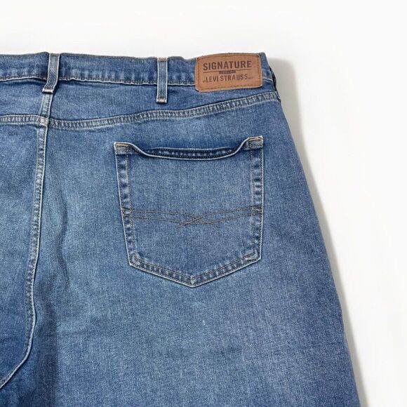 Signature Levi Strauss Denim Shorts Mens Size 42 Blue Measures 42 Inseam 10 - Picture 6 of 8